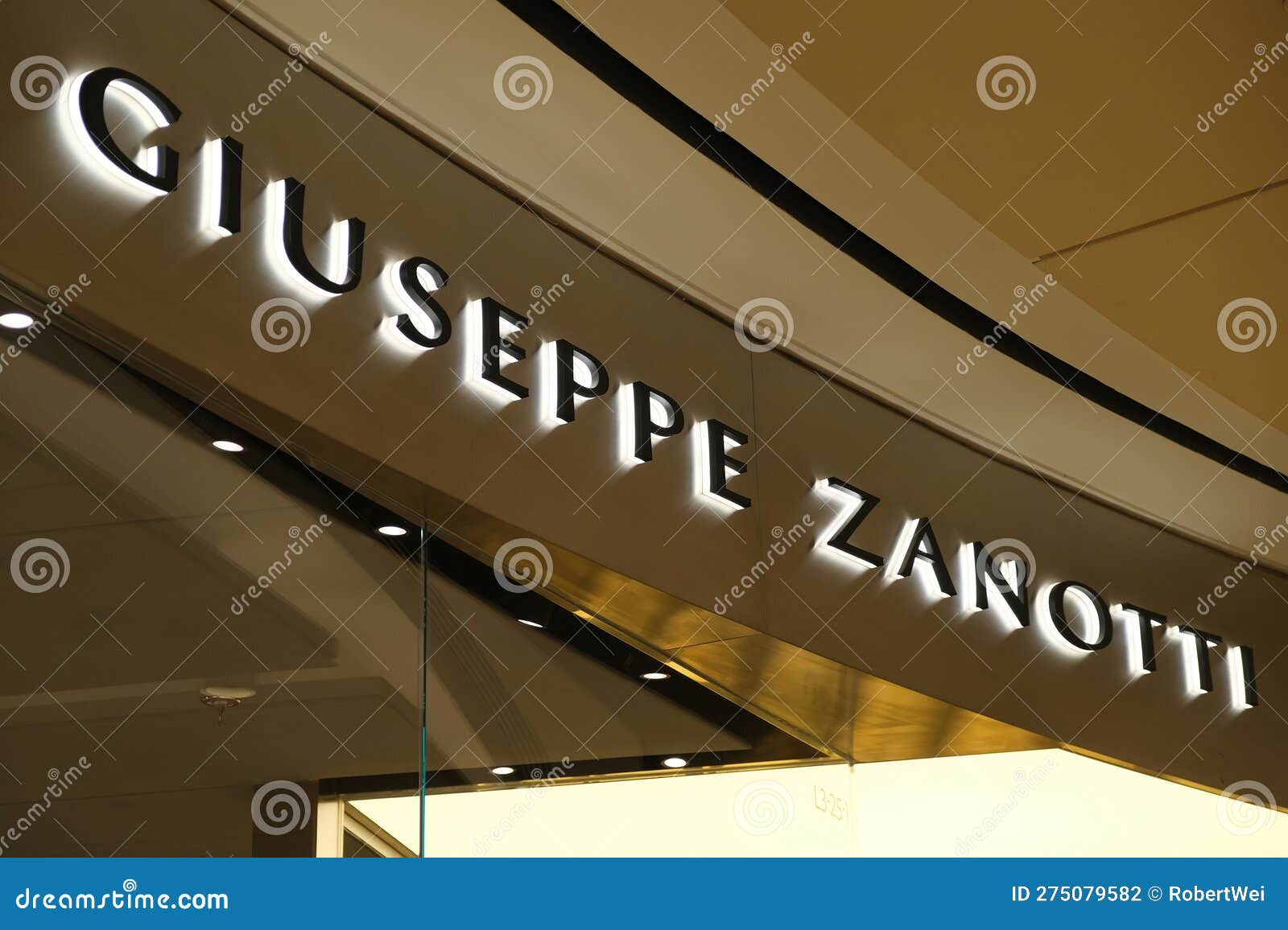 Close Up Giuseppe Zanotti Store Editorial Photography - store, corporation: 275079582