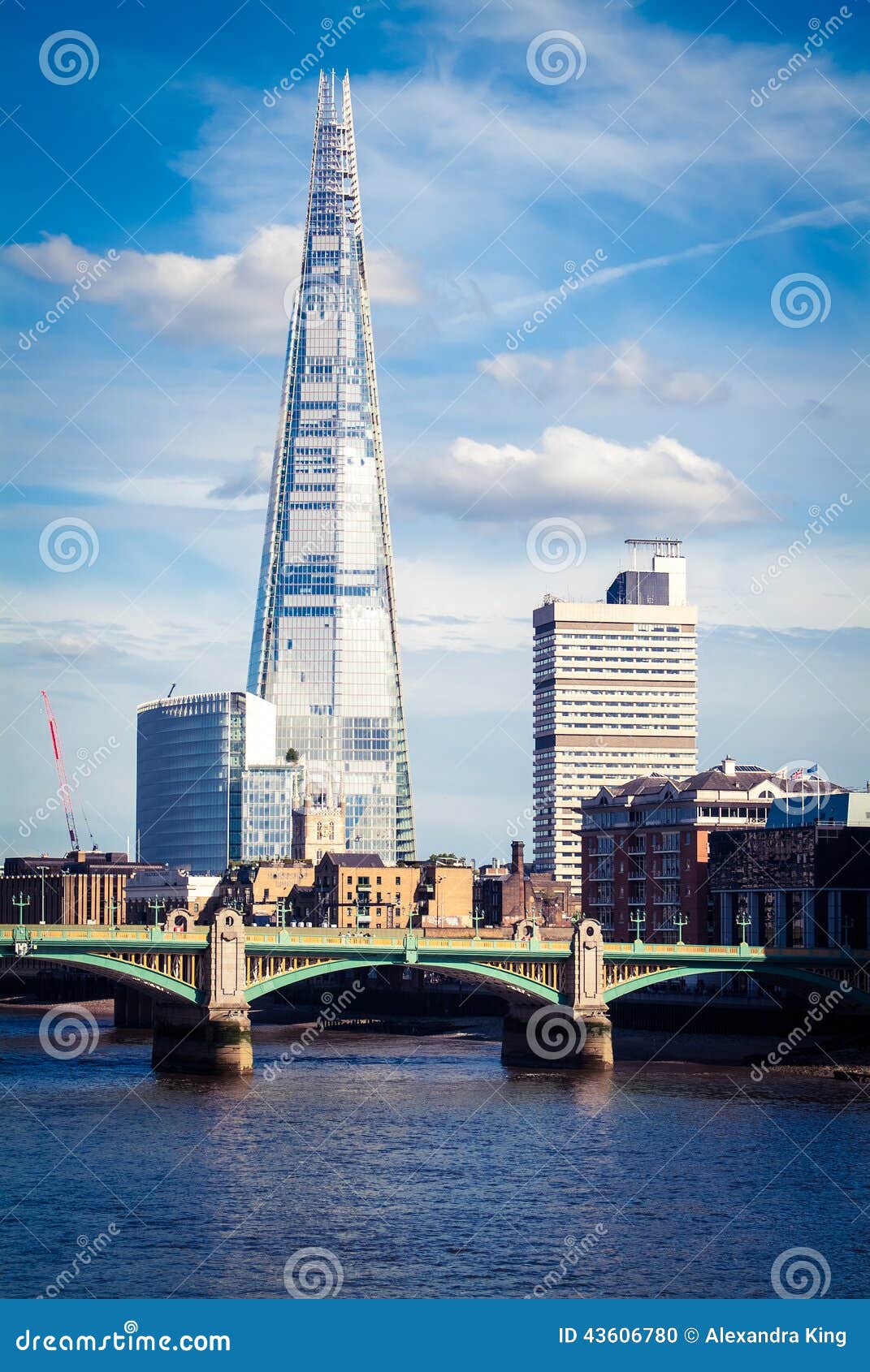 The Shard of Glass editorial image. Image of sunny, landscape - 43606780