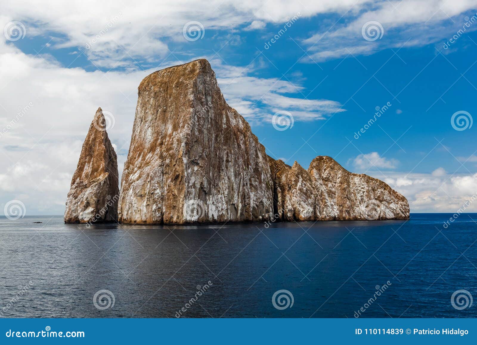 sharp rock or islet called leÃÂ³n dormido