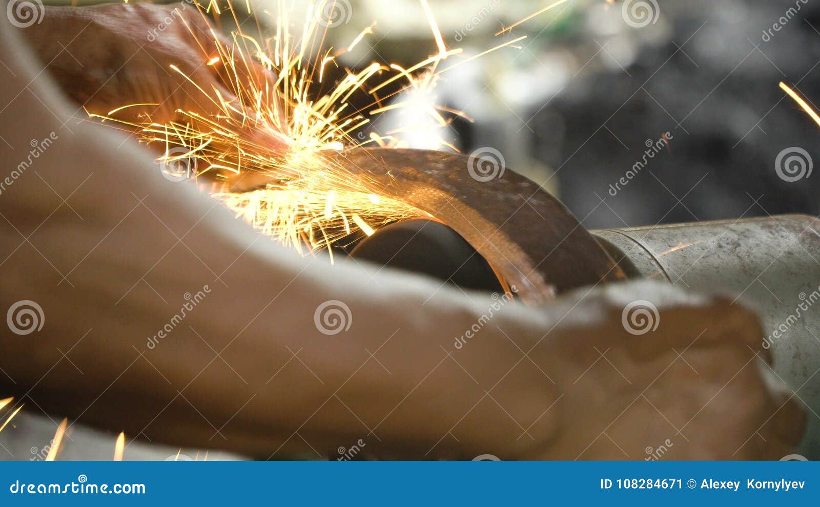 Sharpening the machete. stock image. Image of machine 108284671