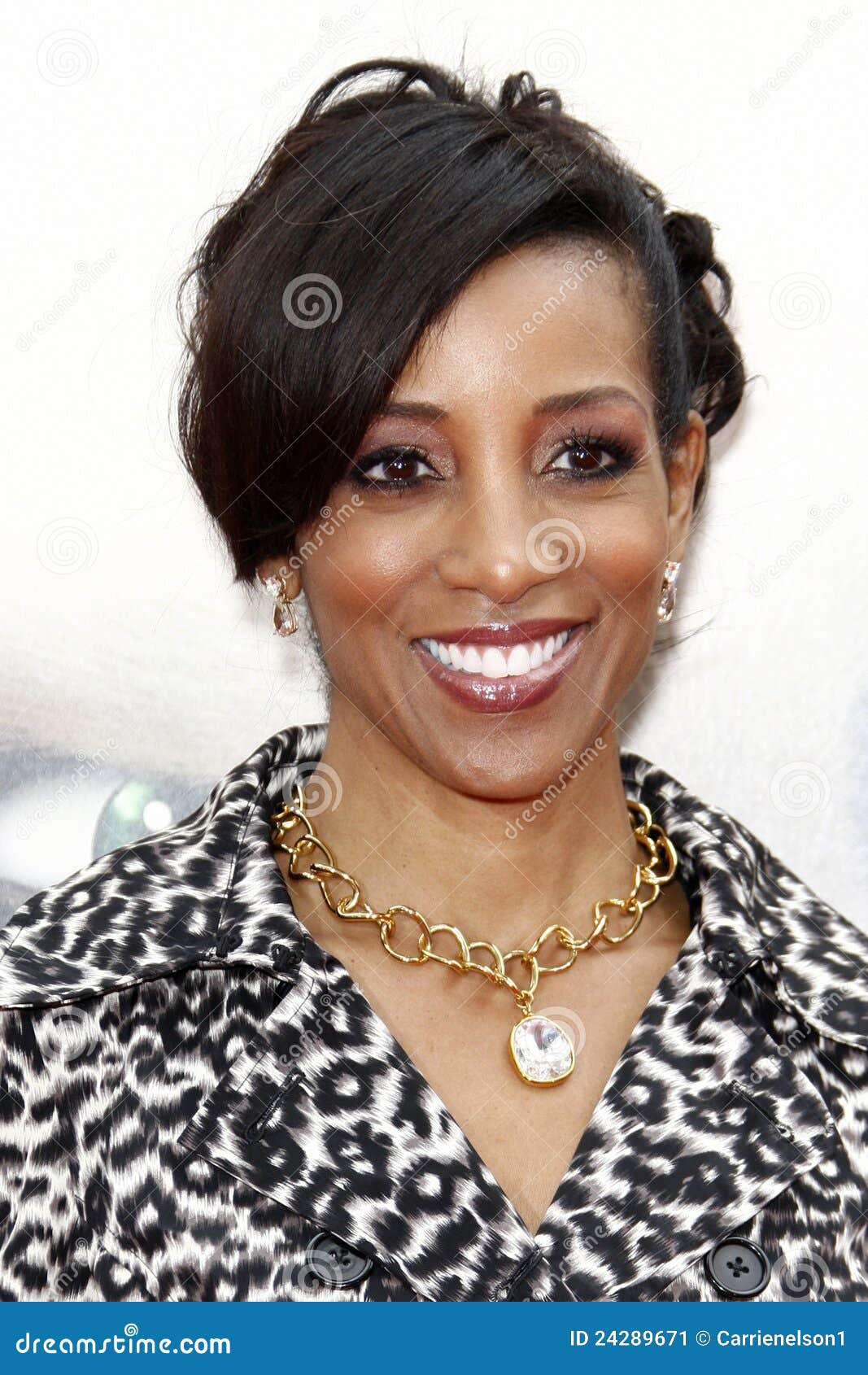 Shaun Robinson editorial photo. Image of grauman, arriving - 24289671