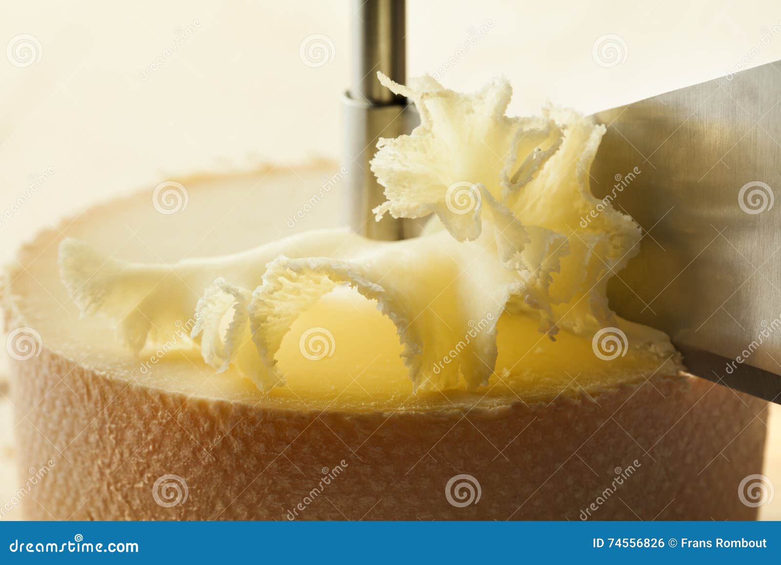 https://thumbs.dreamstime.com/z/shaving-ete-de-moine-cheese-tete-girolle-74556826.jpg