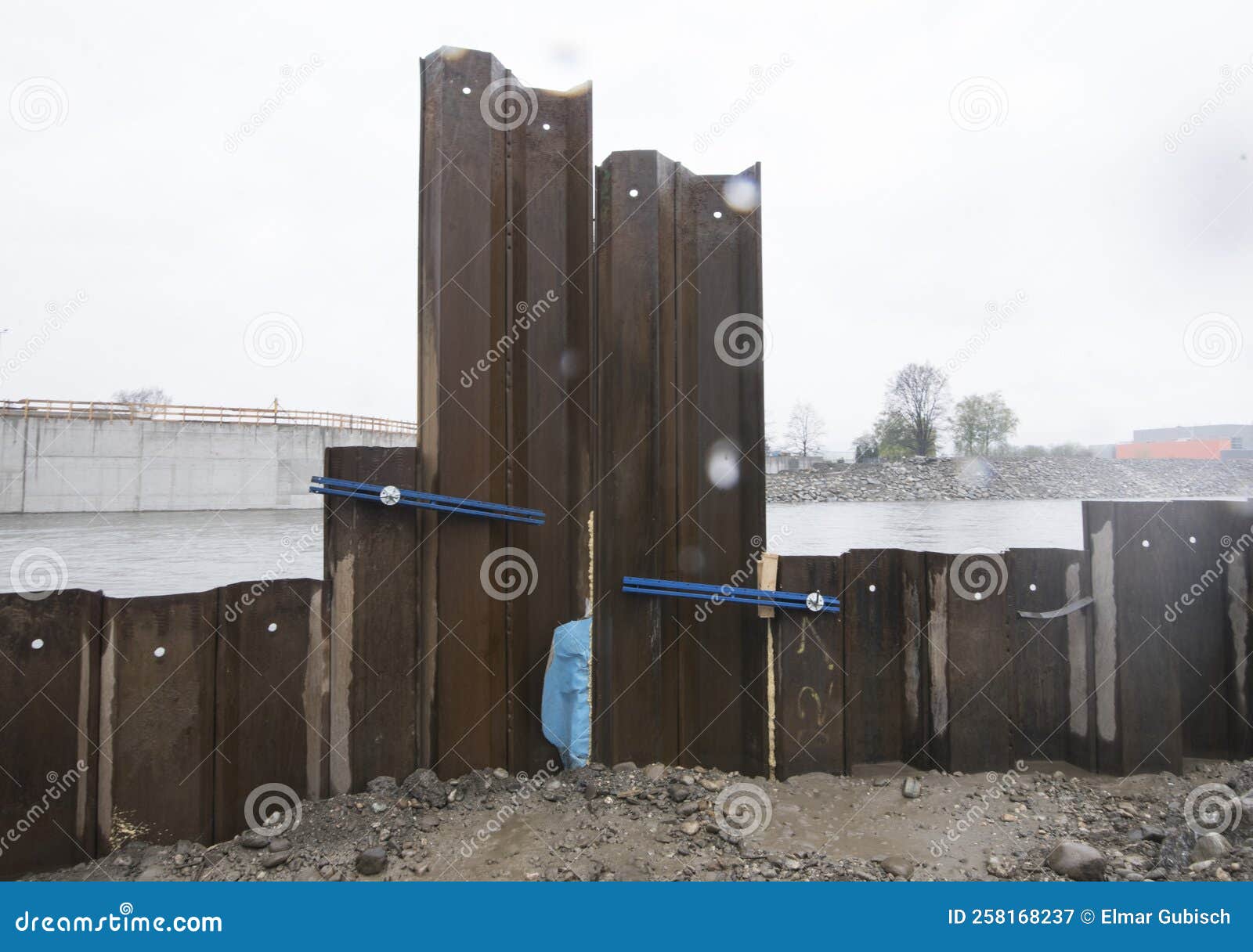Sheet Piling Retaining Wall in Hydraulic Engineering Stock Image Image of protection