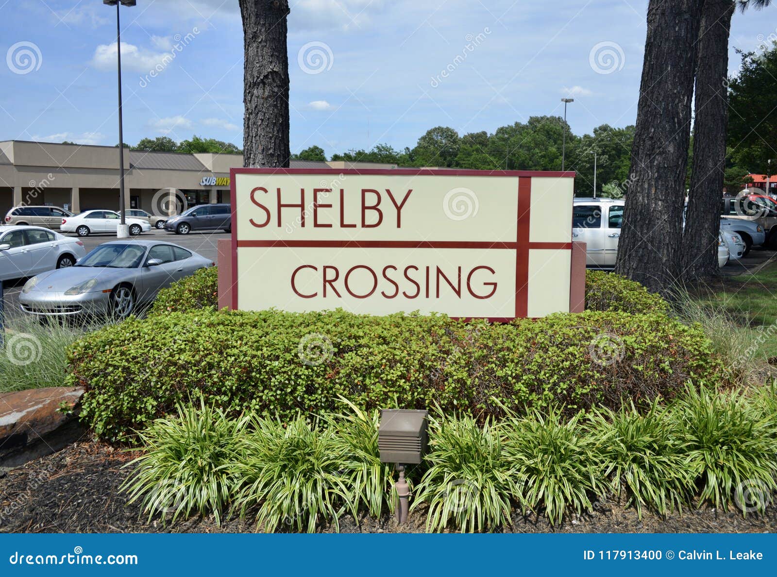 Shelby Crossing Shopping Plaza, Memphis, TN Editorial Image - Image of home, thrift: 117913400