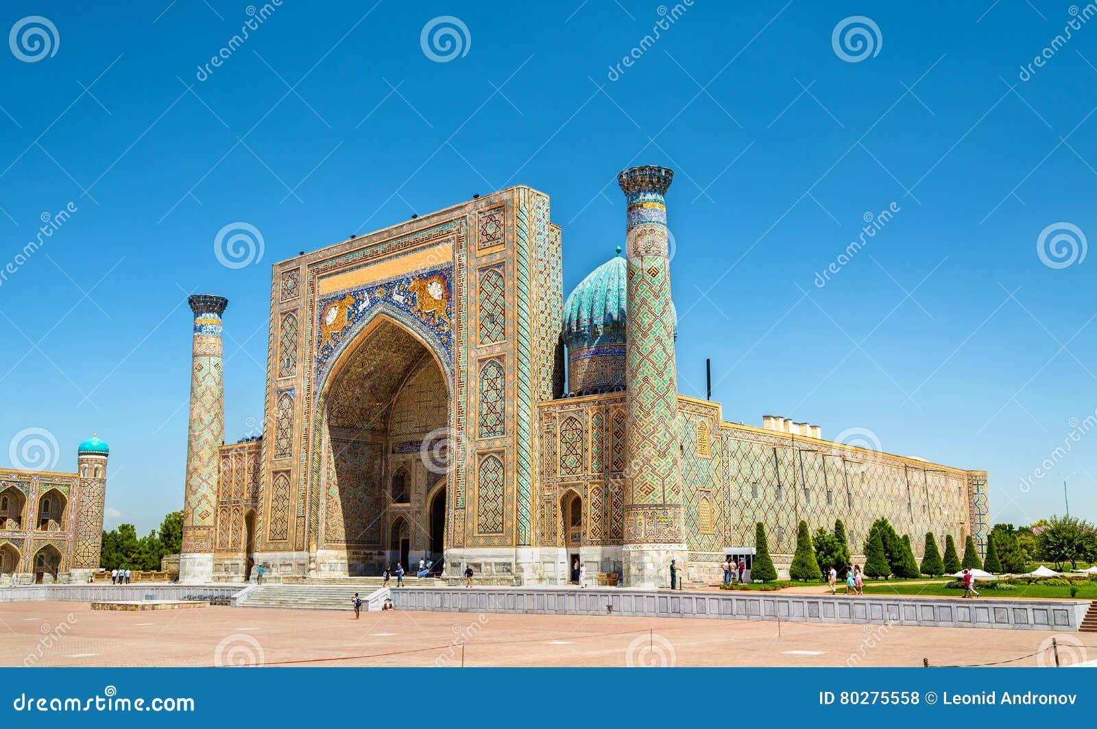 sher dor madrasah on registan square in samarkand, uzbekistan