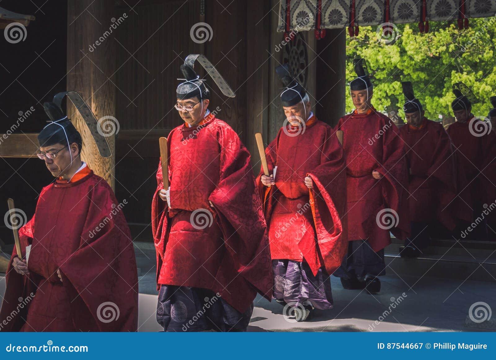 Shinto priests in Tokyo editorial photography. Image of japanese - 87544667