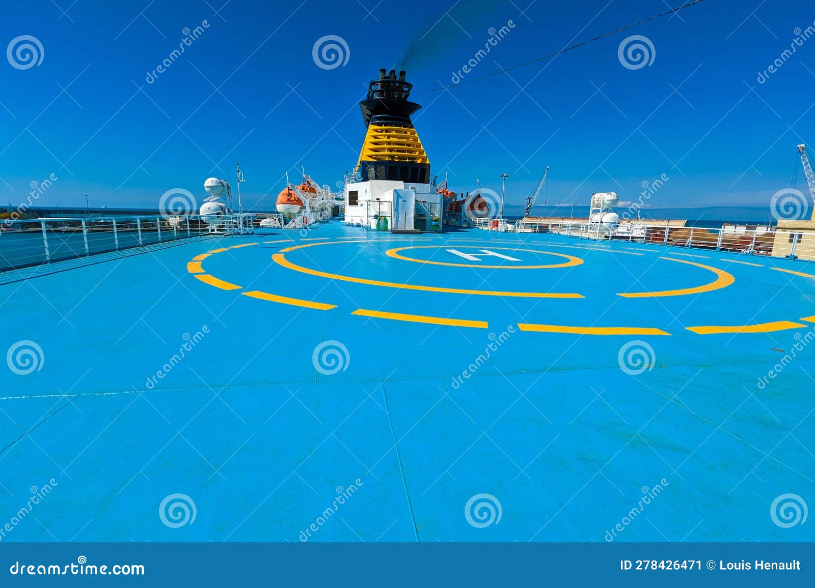 Ship Helicopter Landing Pad Editorial Photo Image of landing, port 278426471