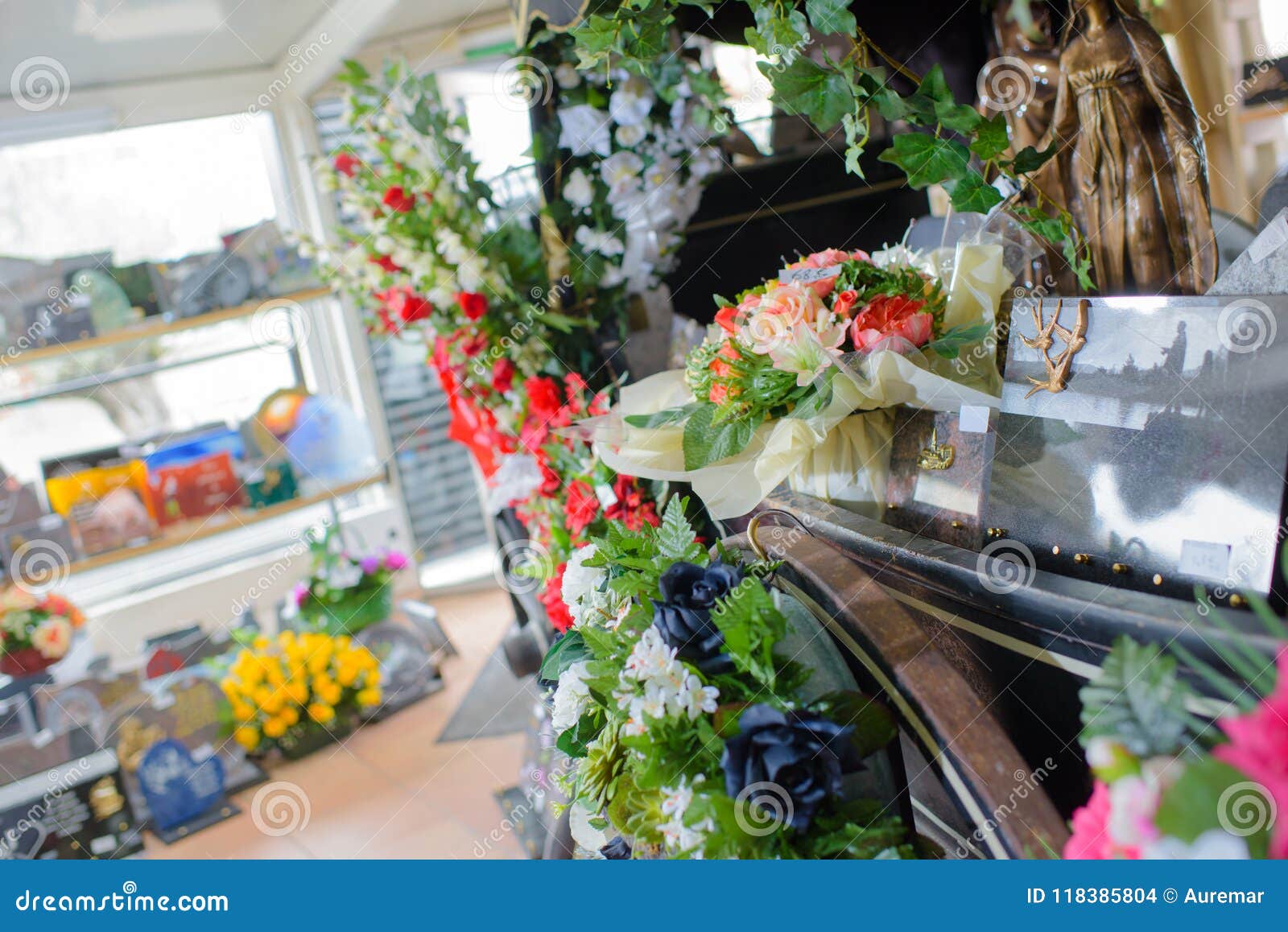 Shop with funeral flowers stock photo. Image of undertaker 118385804
