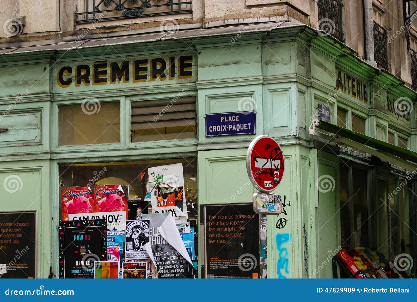 Shop in Lyon editorial stock image. Image of fruits, creamery 47829909