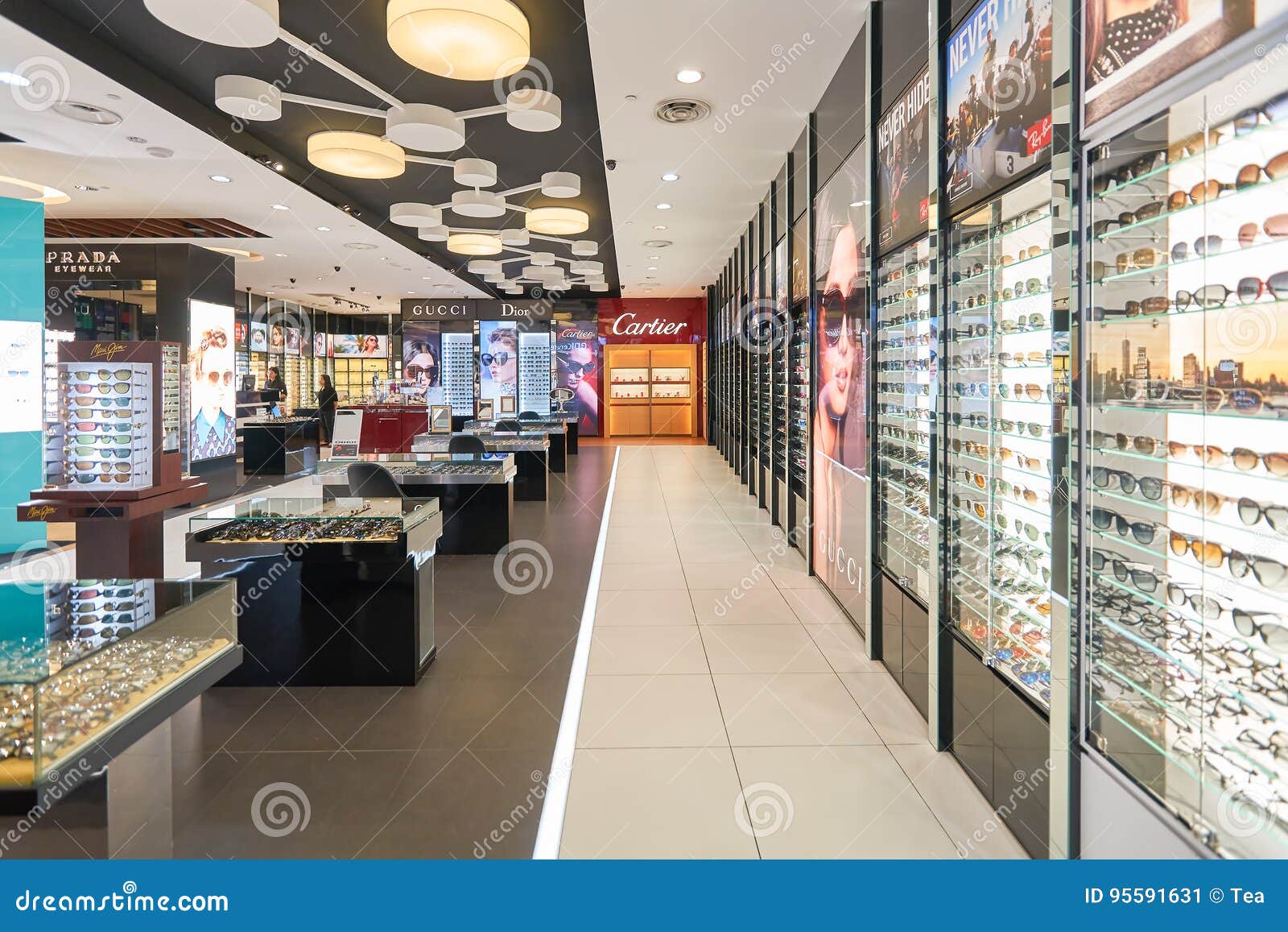 The Shoppes at Marina Bay Sands Editorial Photo - Image of design,  eyeglasses: 95591631