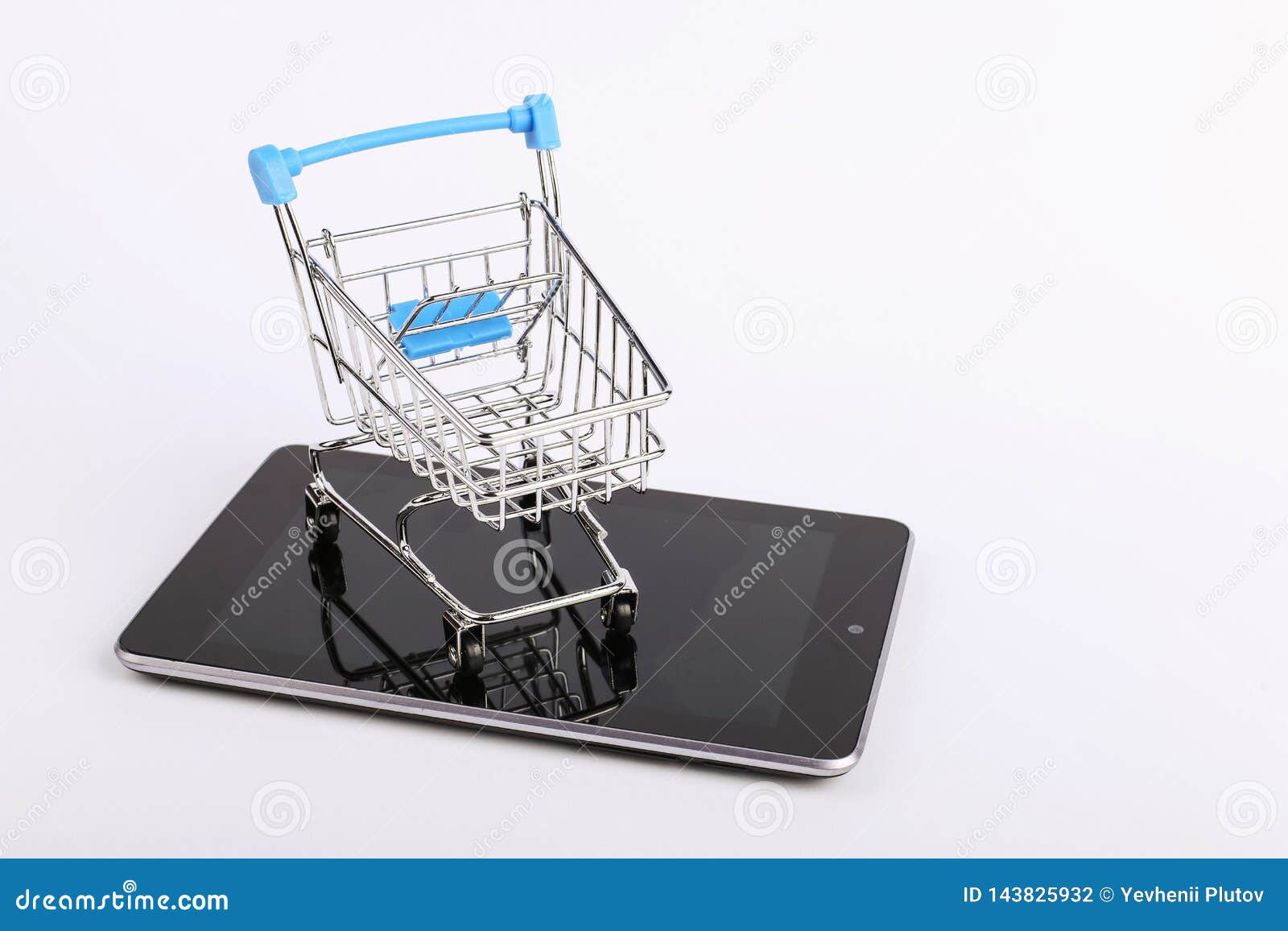 Shopping Cart Stands on the Smartphone. Online Sales Concept Stock ...