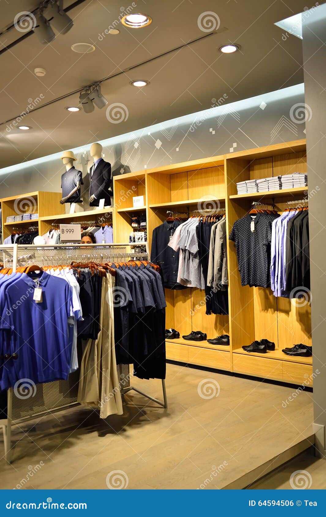 Shopping center interior editorial photo. Image of boutique - 64594506