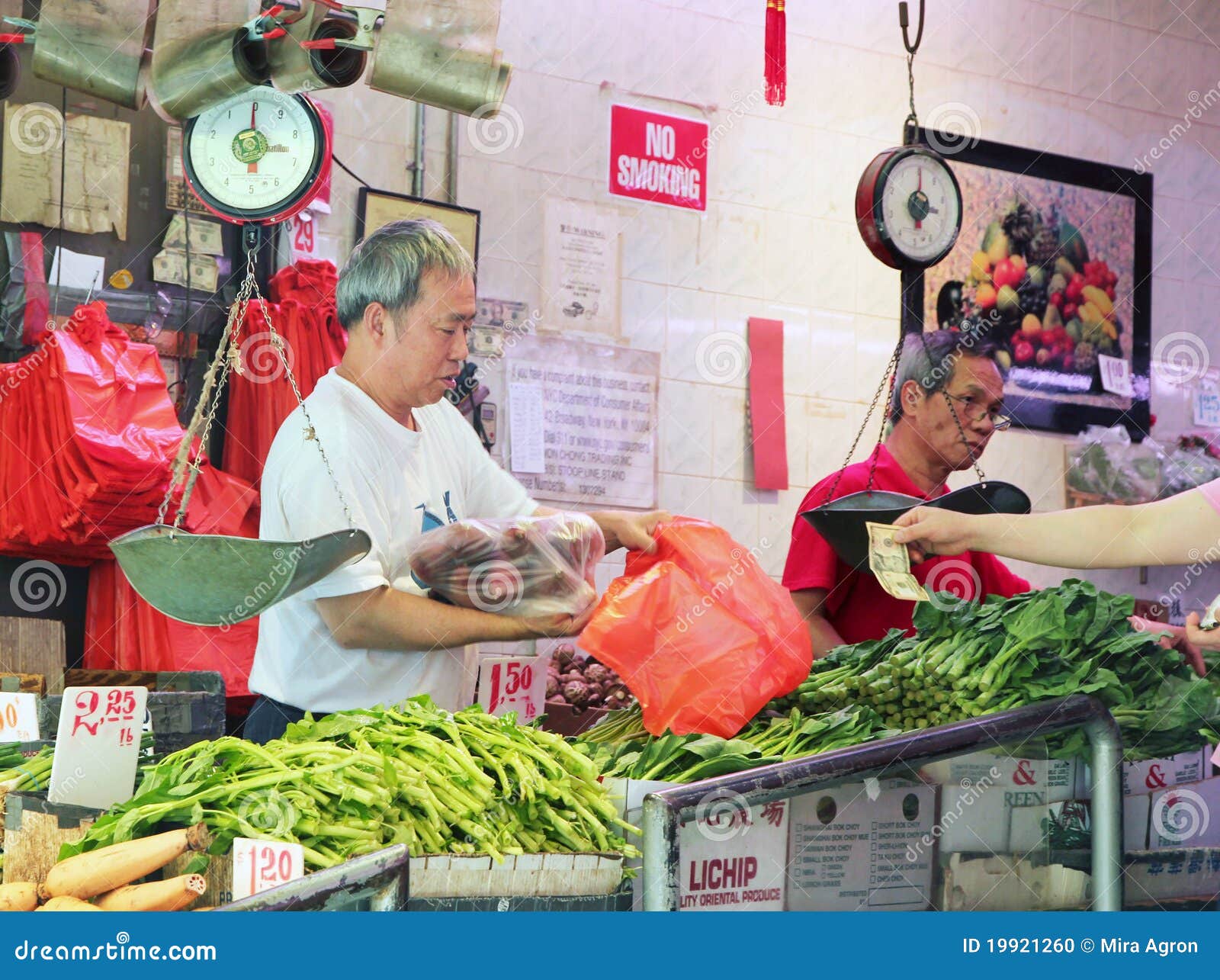Shopping in chinatown. editorial image. Image of money 19921260
