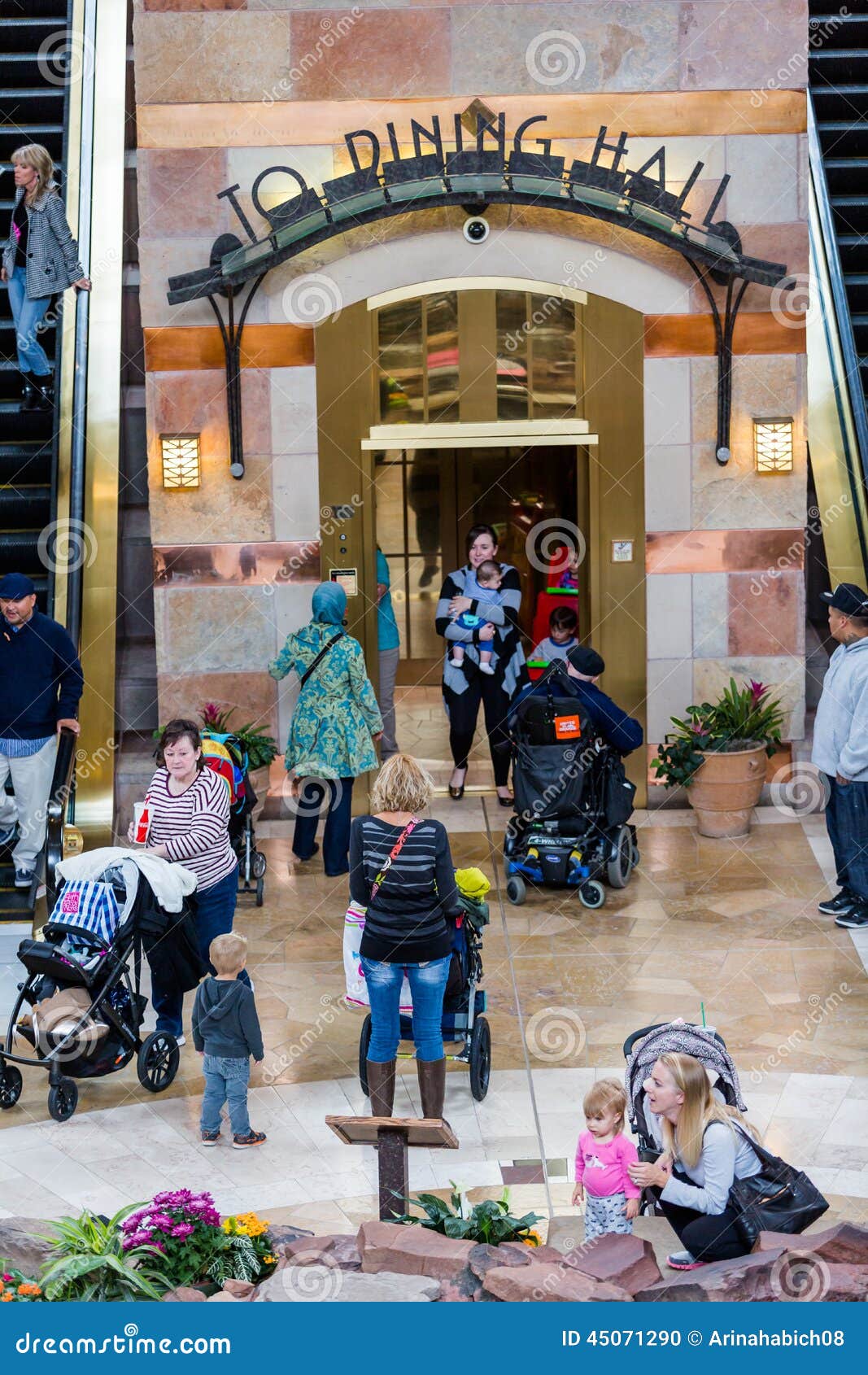 Pictures of Park Meadows Mall at Christmas