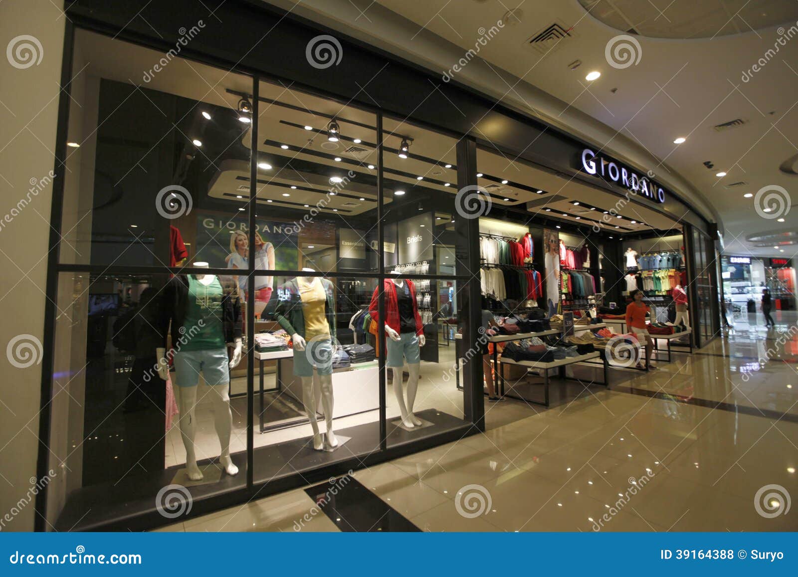 Shopping mall editorial stock photo. Image of solo, boutique - 39164388