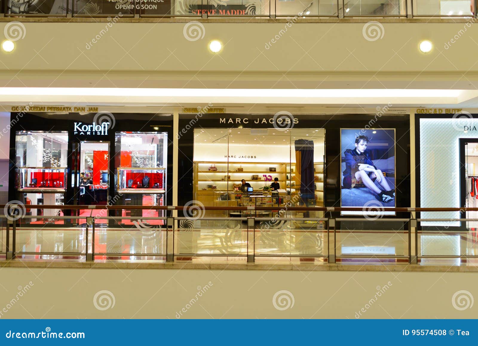 Shopping Mall in Petronas Twin Towers Editorial Stock Photo - Image of ...