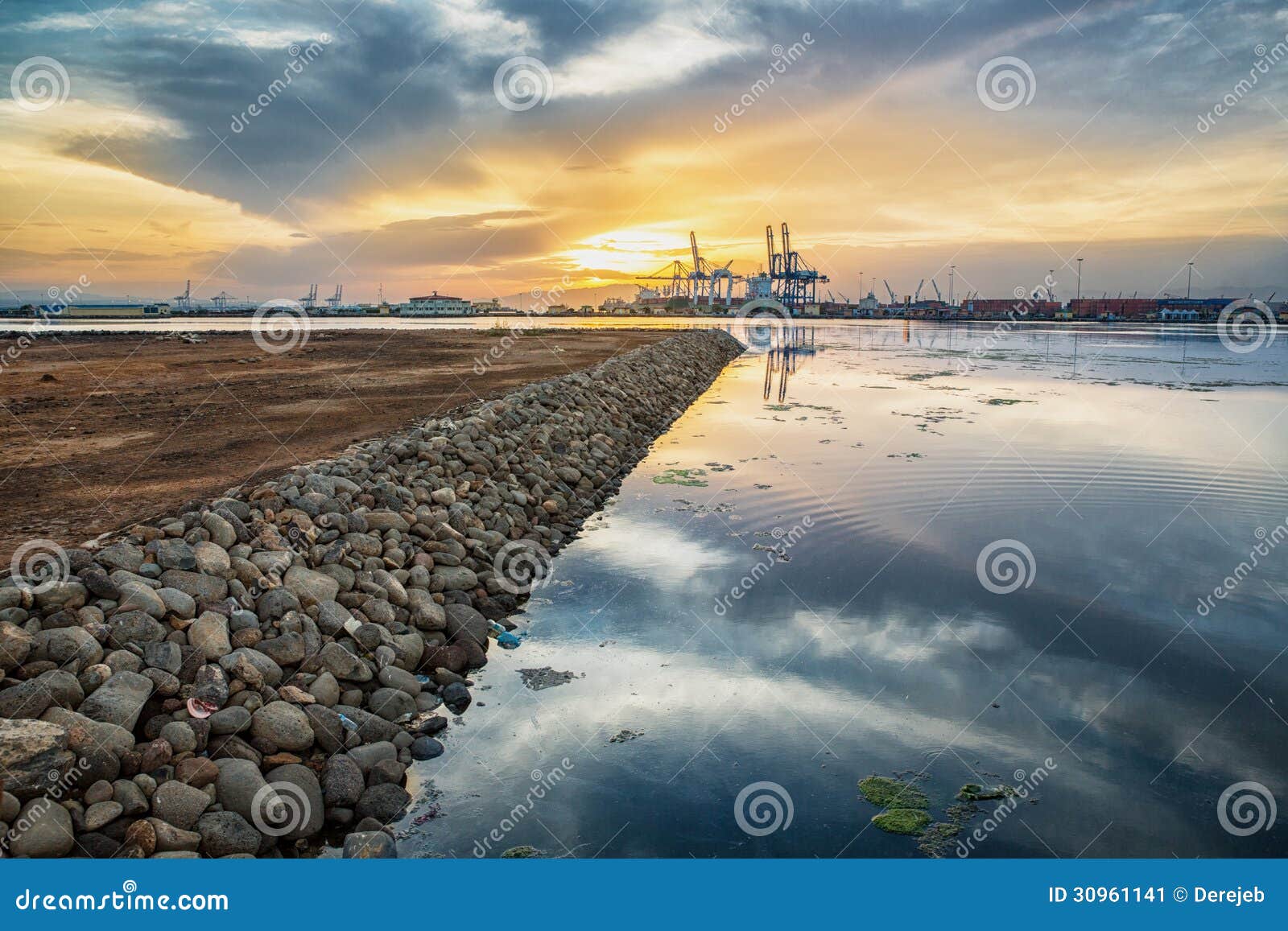 shores near djibouti port