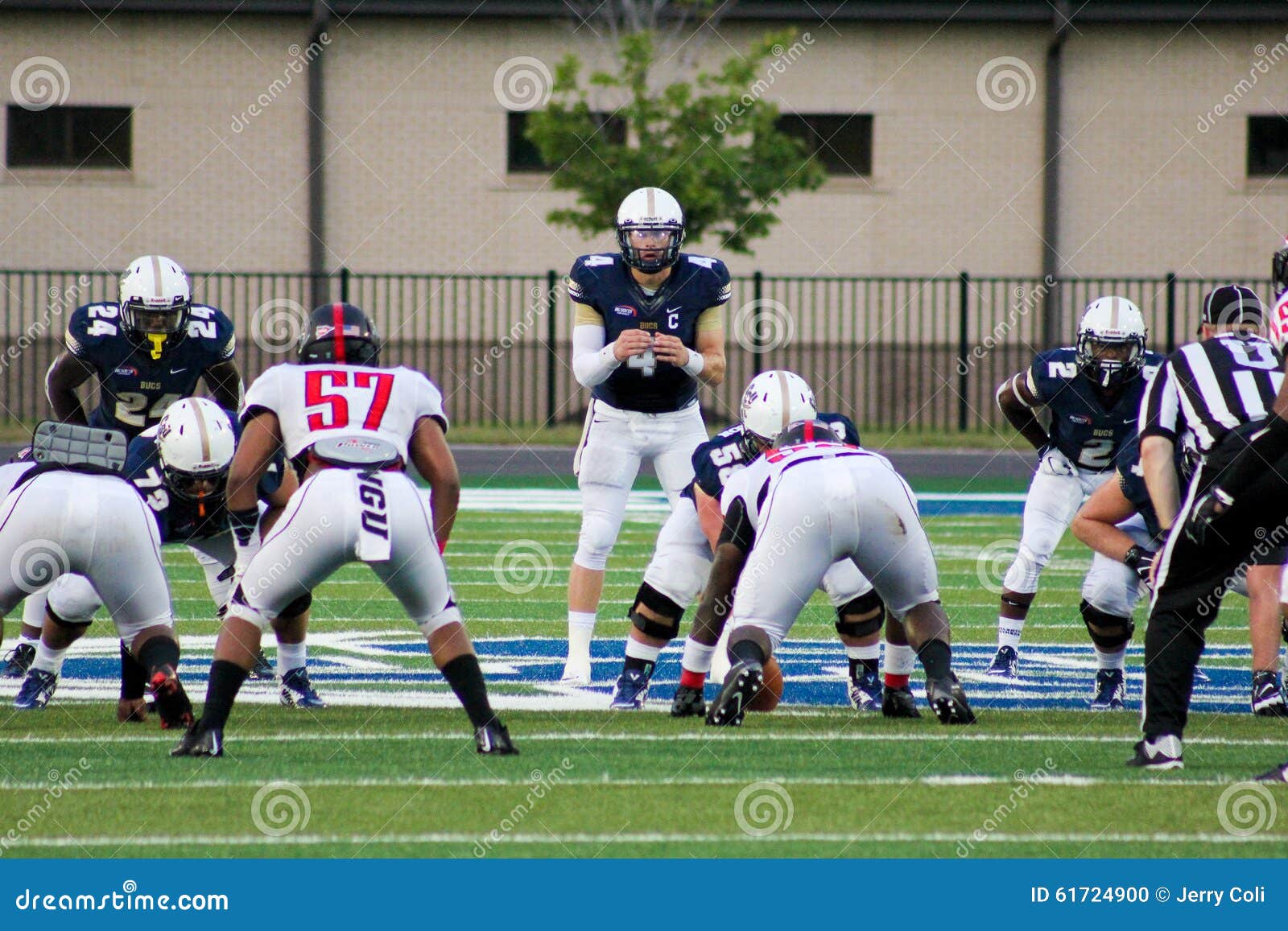 Shotgun Formation editorial image. Image of offense, center - 61724900