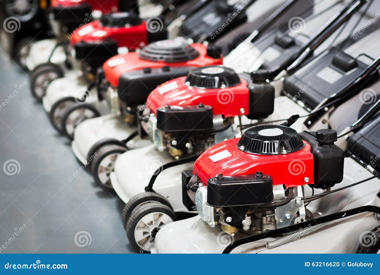 Showcase Of The Lawn Mower In Store Stock Photo - Image of powerful