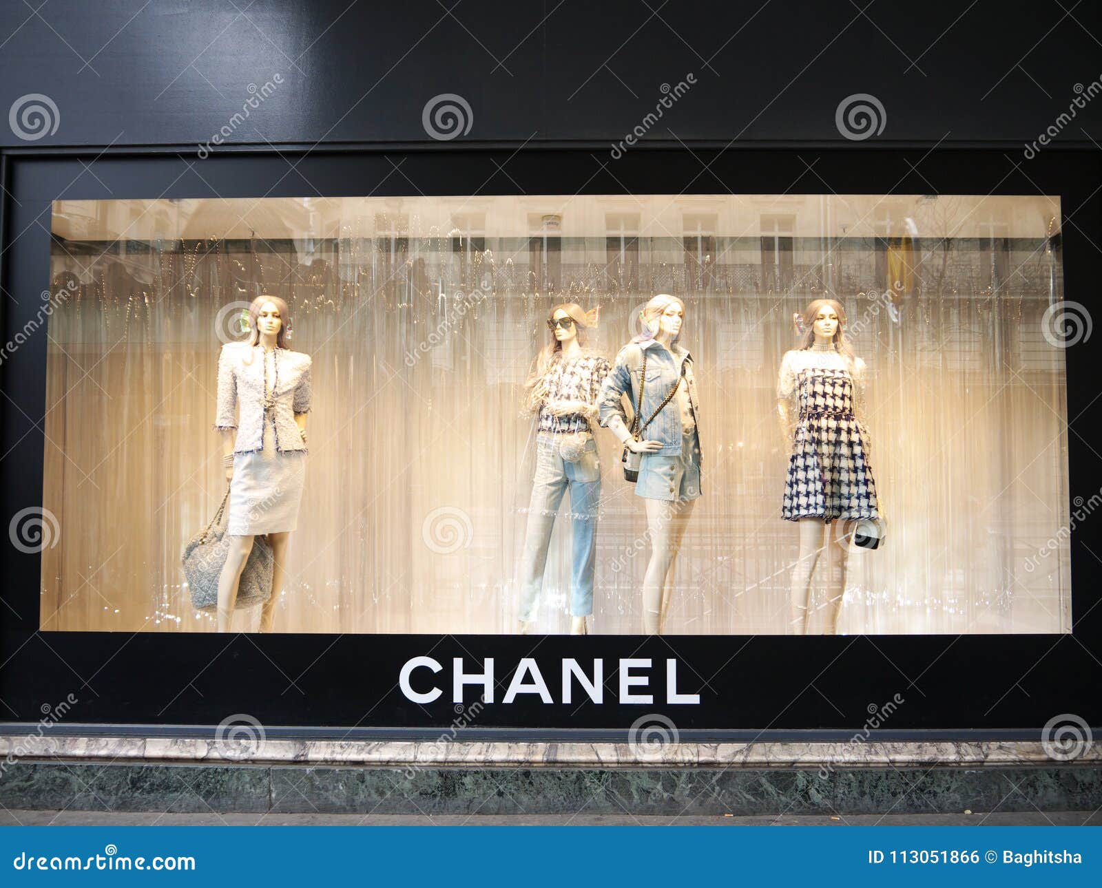 Chanel Showcase Trend Summer 2018 Printemps Haussmann Editorial Photo ...