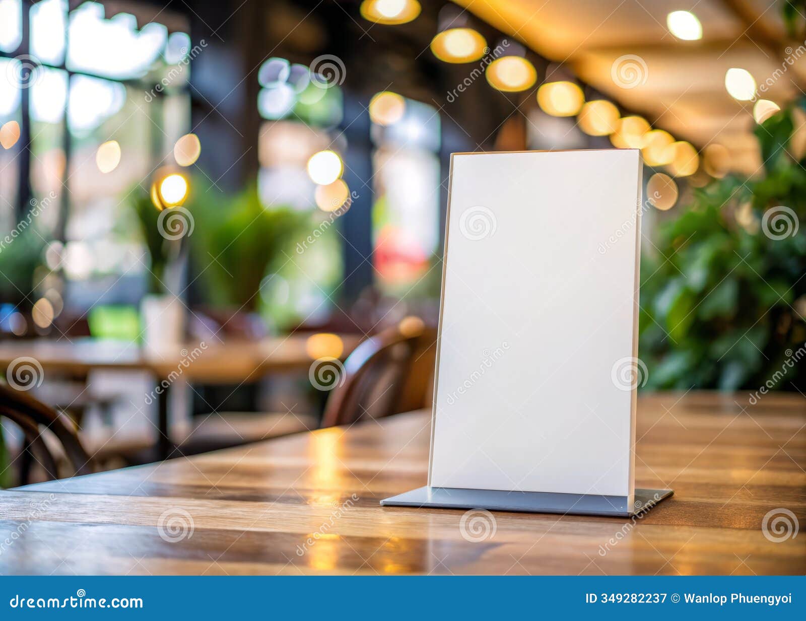 showcase your menu  with a professional tent card mockup: a versatile  presentation tool