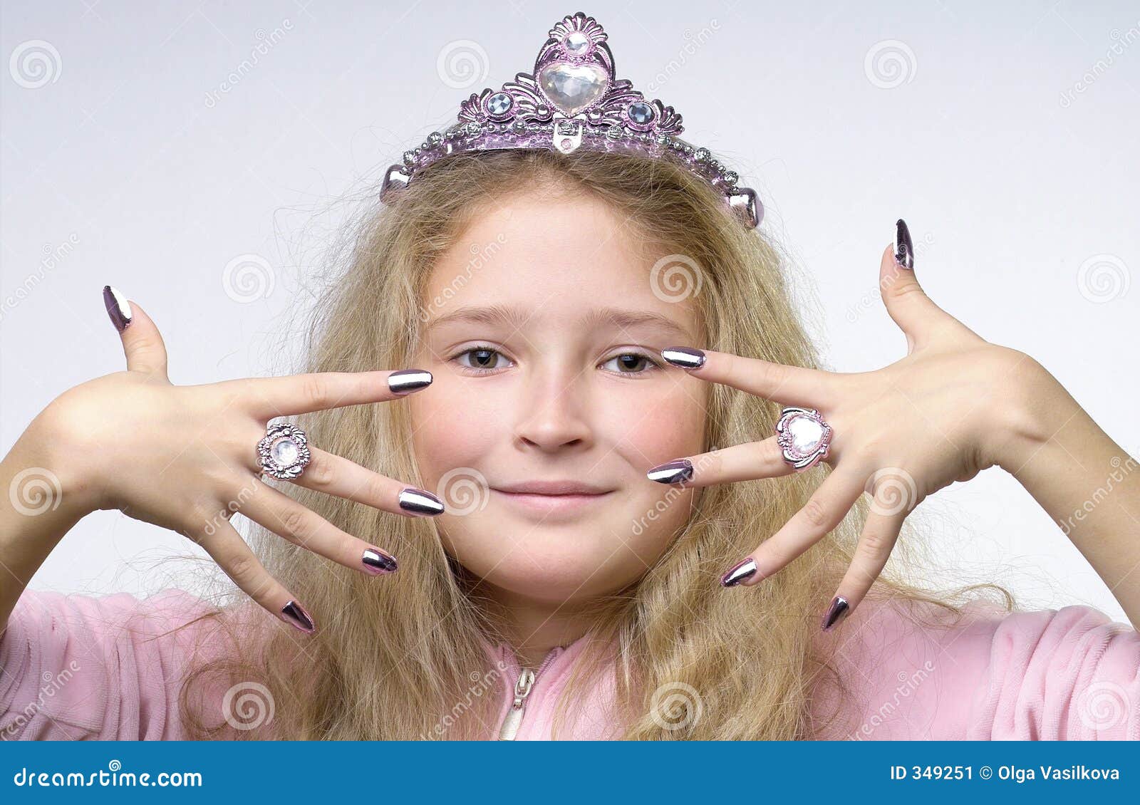 showing up the hands