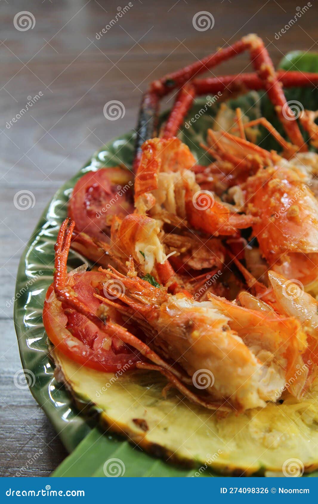 https://thumbs.dreamstime.com/z/shrimp-shell-head-waste-eating-full-banana-leaf-ceramic-plate-shrimp-shell-eating-full-ceramic-plate-274098326.jpg