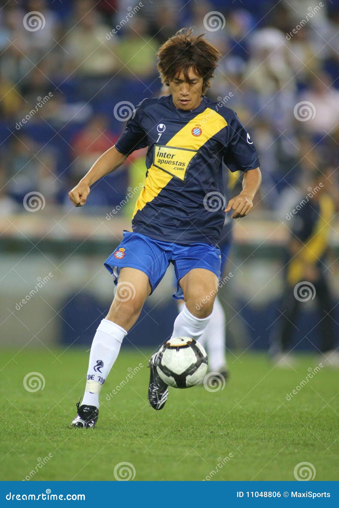 Shunsuke Nakamura na ação foto editorial. Imagem de espanhol