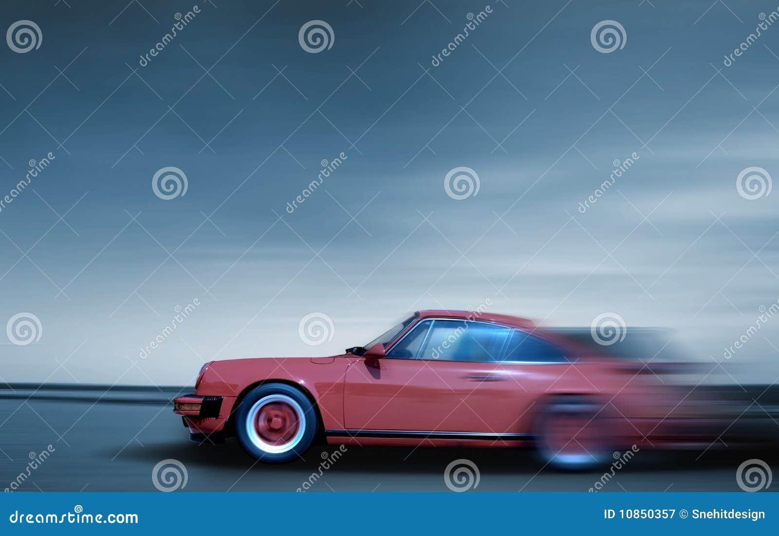 Sich Schnell Bewegendes Auto Stockbild - Bild von klassisch, perspektive:  10850357