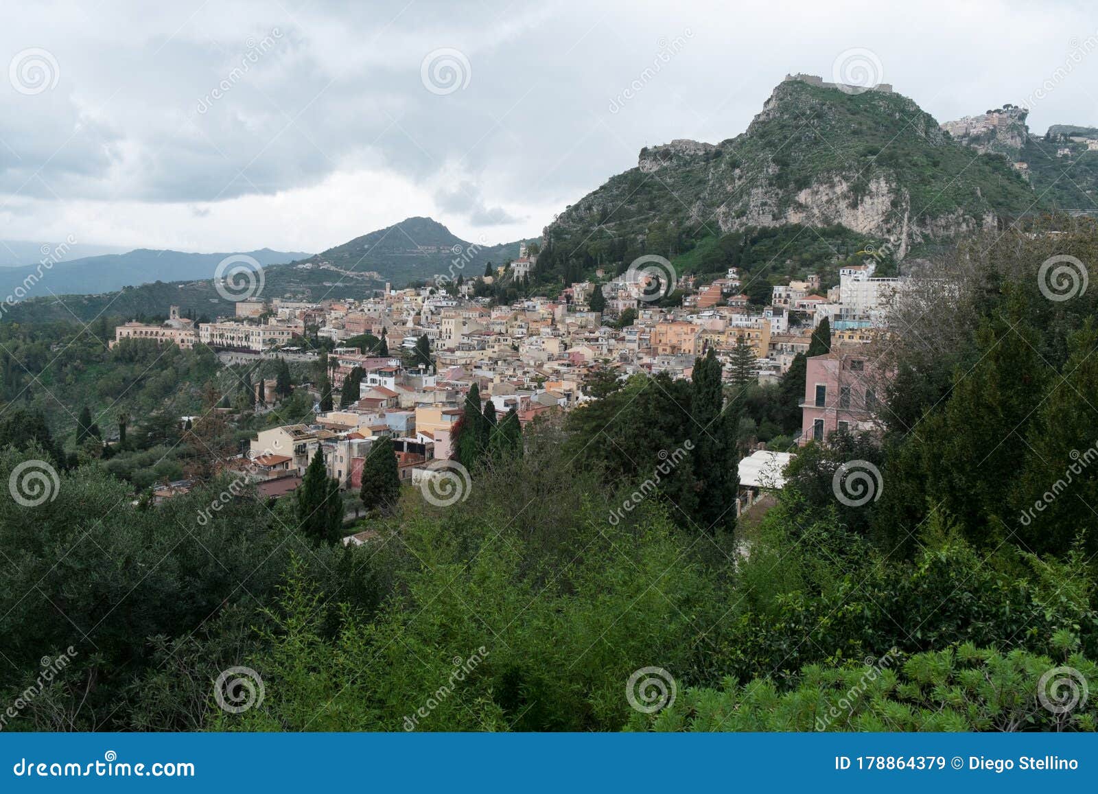 sicilia, roccalumera veduta panoramica