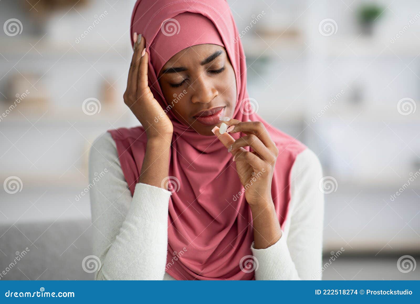 Sick Black Muslim Woman in Hijab Suffering from Headache at Home Stock ...
