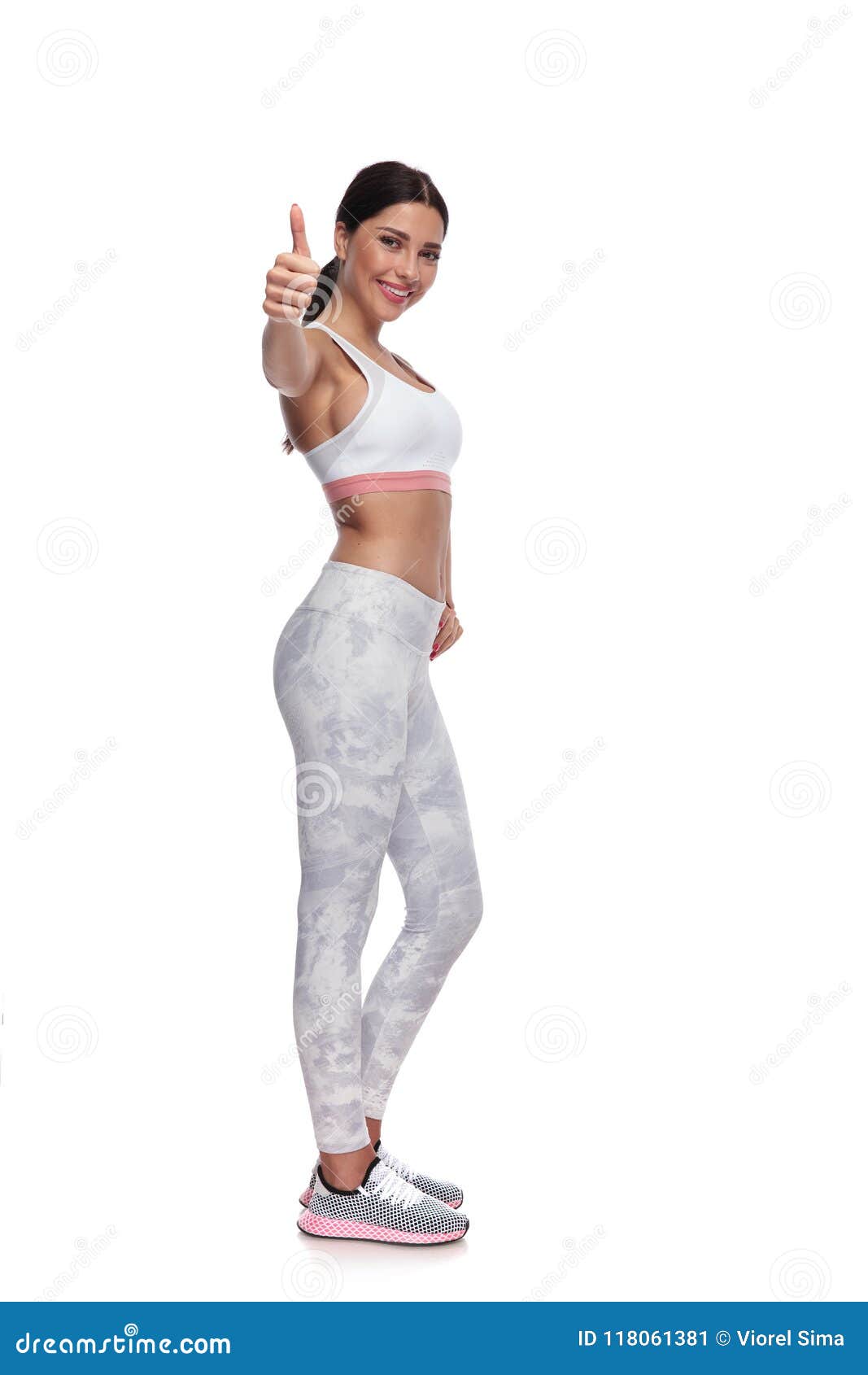 Sideview Of A Sporty Woman Doing Lsits Exercises With Stock Photo -  Download Image Now - iStock
