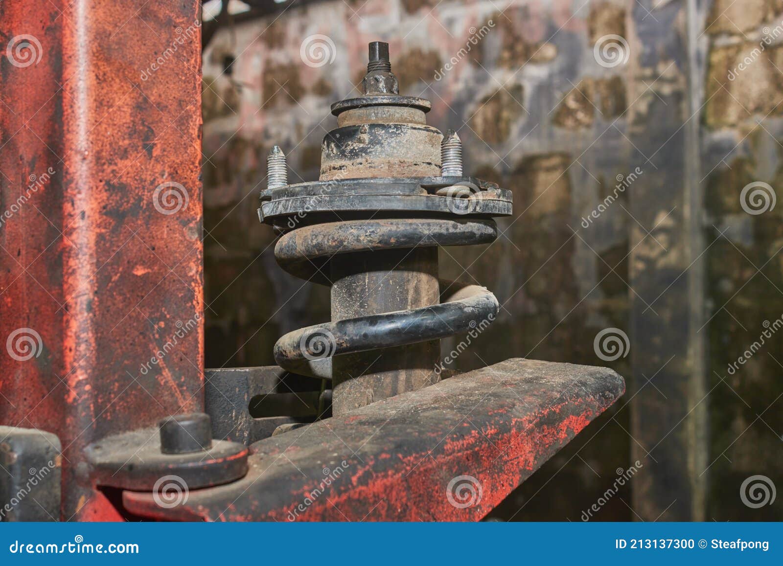 side view shock absorber in spring compressor