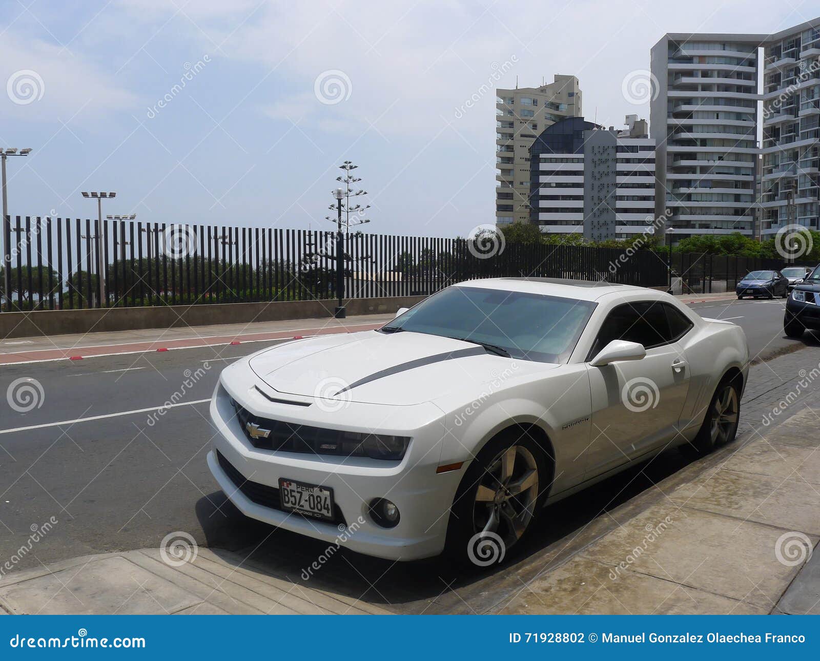 Side View of a White Color Chevrolet Camaro SS Editorial Photography -  Image of condition, hood: 71928802