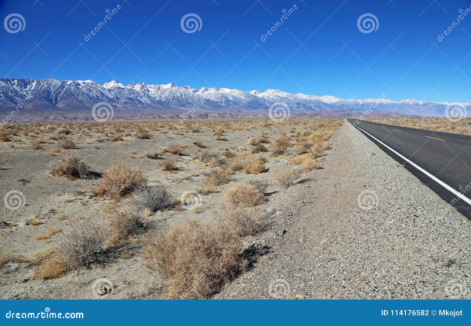 Sierra Nevada and the road stock photo. Image of mount - 114176582