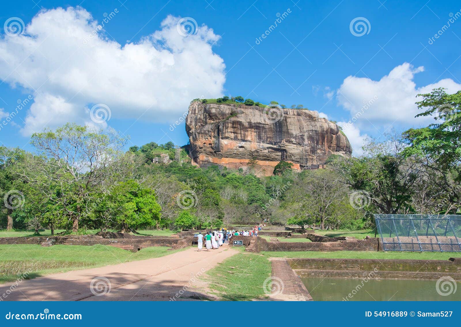 Sigiriya rock fortress climbing hi-res stock photography and