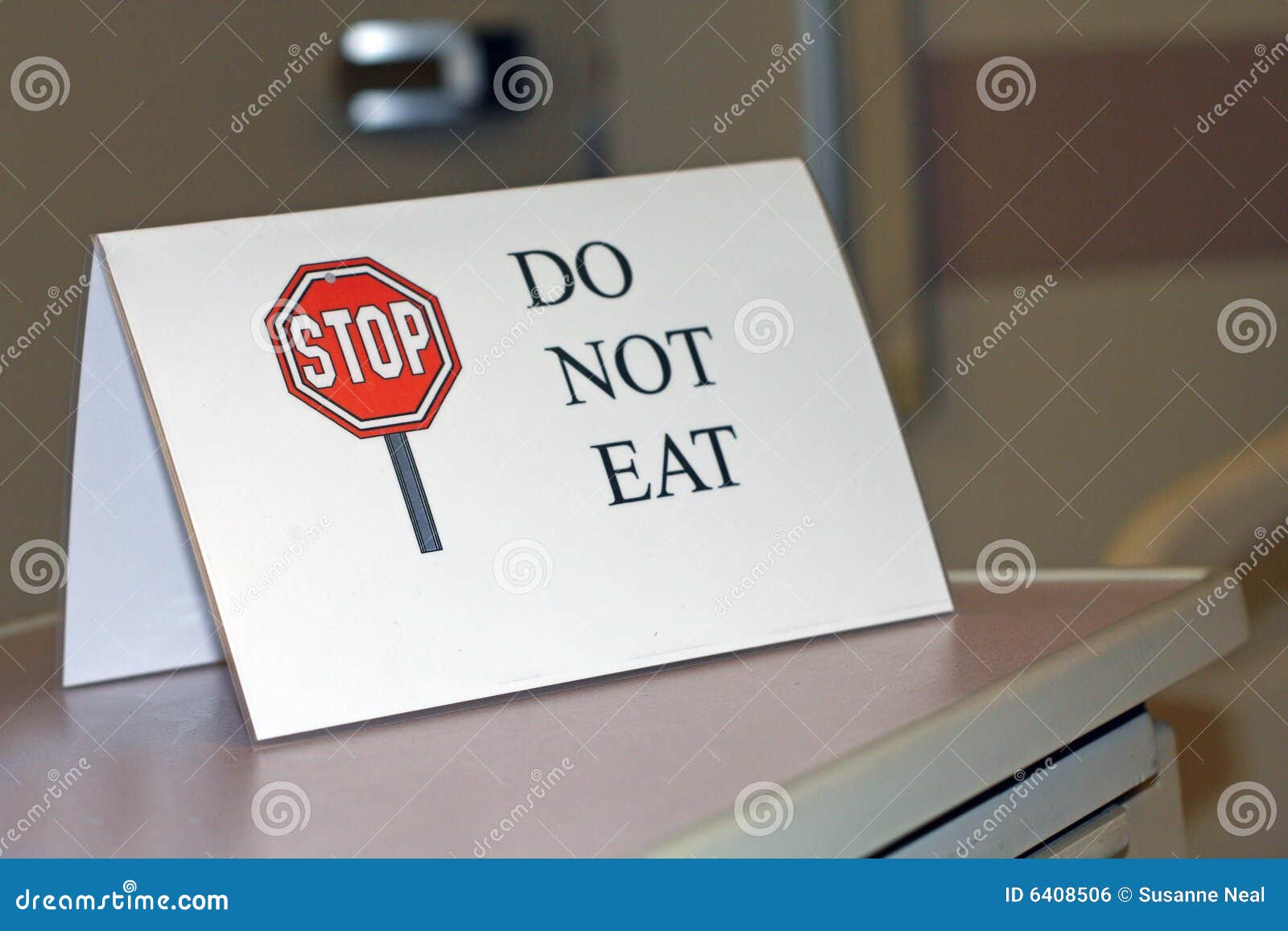 sign says do not eat