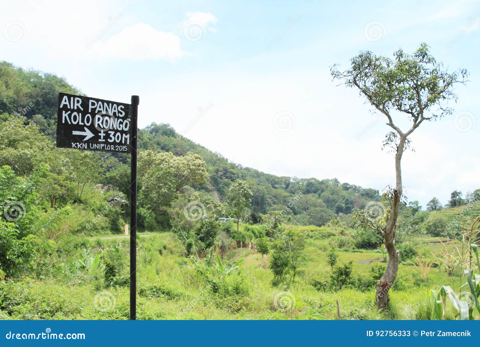 sign to hot spring on kelimutu