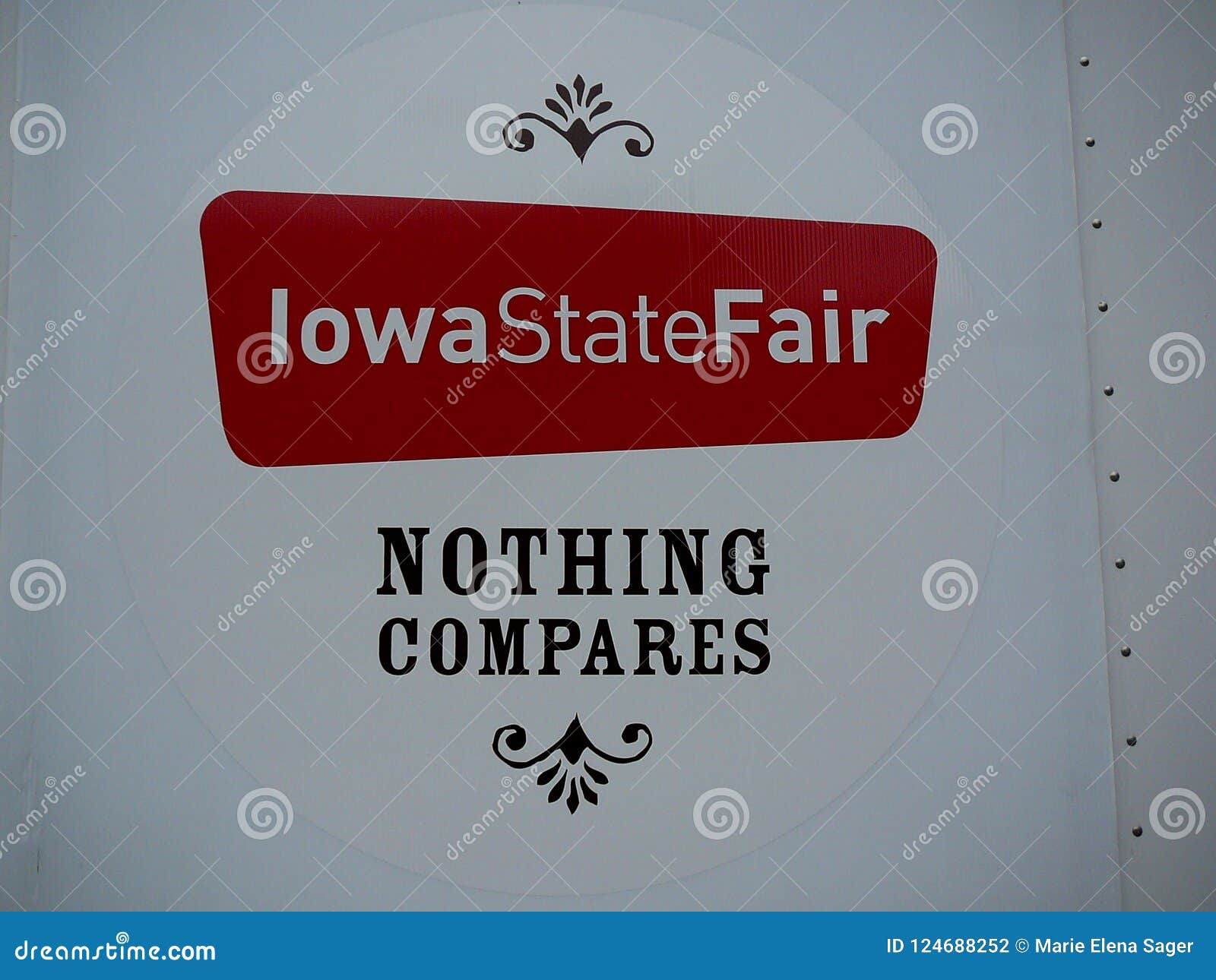 Signage för Iowa statmässa. Iowa påstår ganska Signagetillstånd att ` ingenting jämför ` och ett mycket riktigt meddelande En av de bästa statliga mässorna i landet