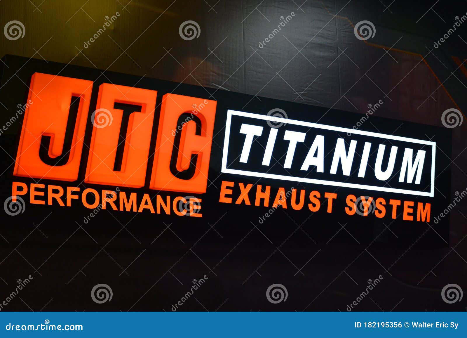 Signe De Titane De Dispositif D'échappement De Performance De Jtc Au Salon  International De L'Auto De Pasay à Manille, Philippines Photo éditorial -  Image du signalisation, appel: 182195356