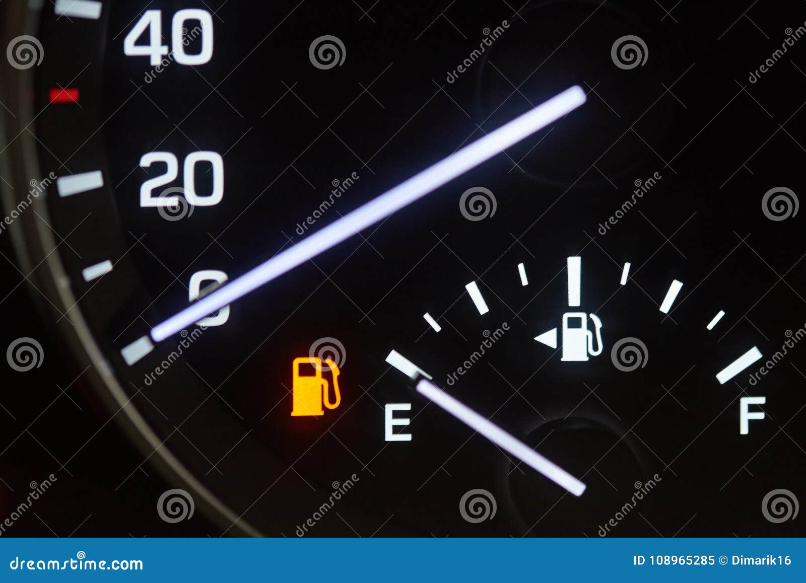 Signe Vide De Réservoir De Carburant Image stock - Image du graphisme,  voiture: 108965285