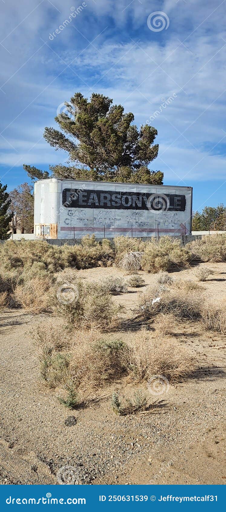 Signo De Pearsonville California Imagen de archivo editorial Imagen