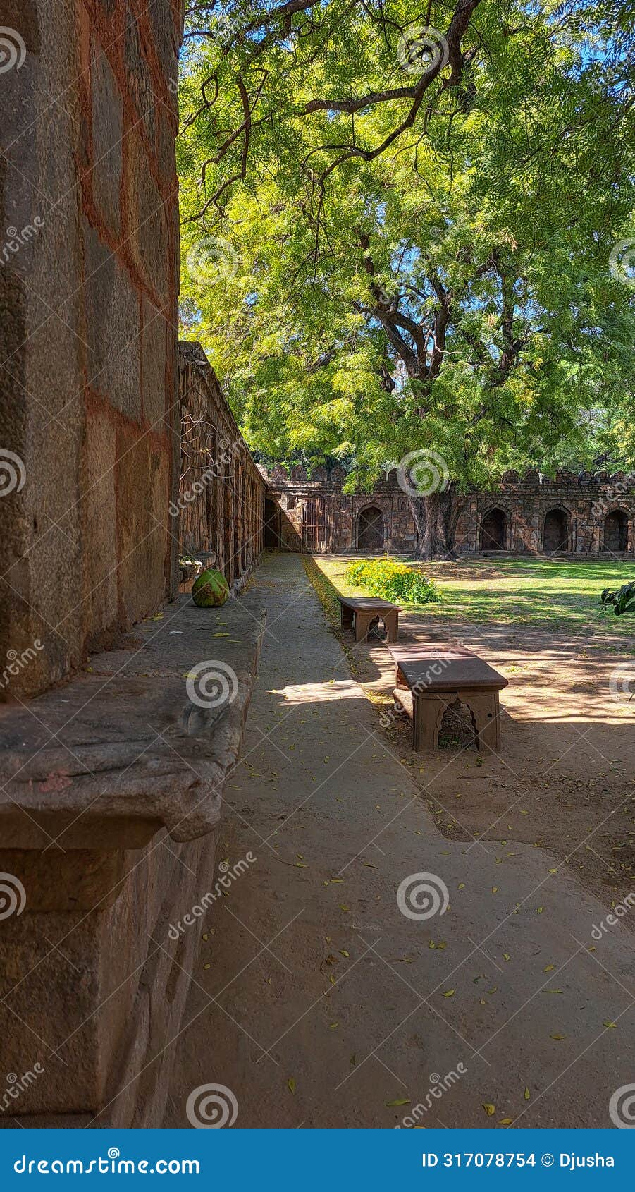 sikandar lodi tomb, delhi, ancient mausoleum, arched entrances, domed structures, sandstone walls. indo-islamic