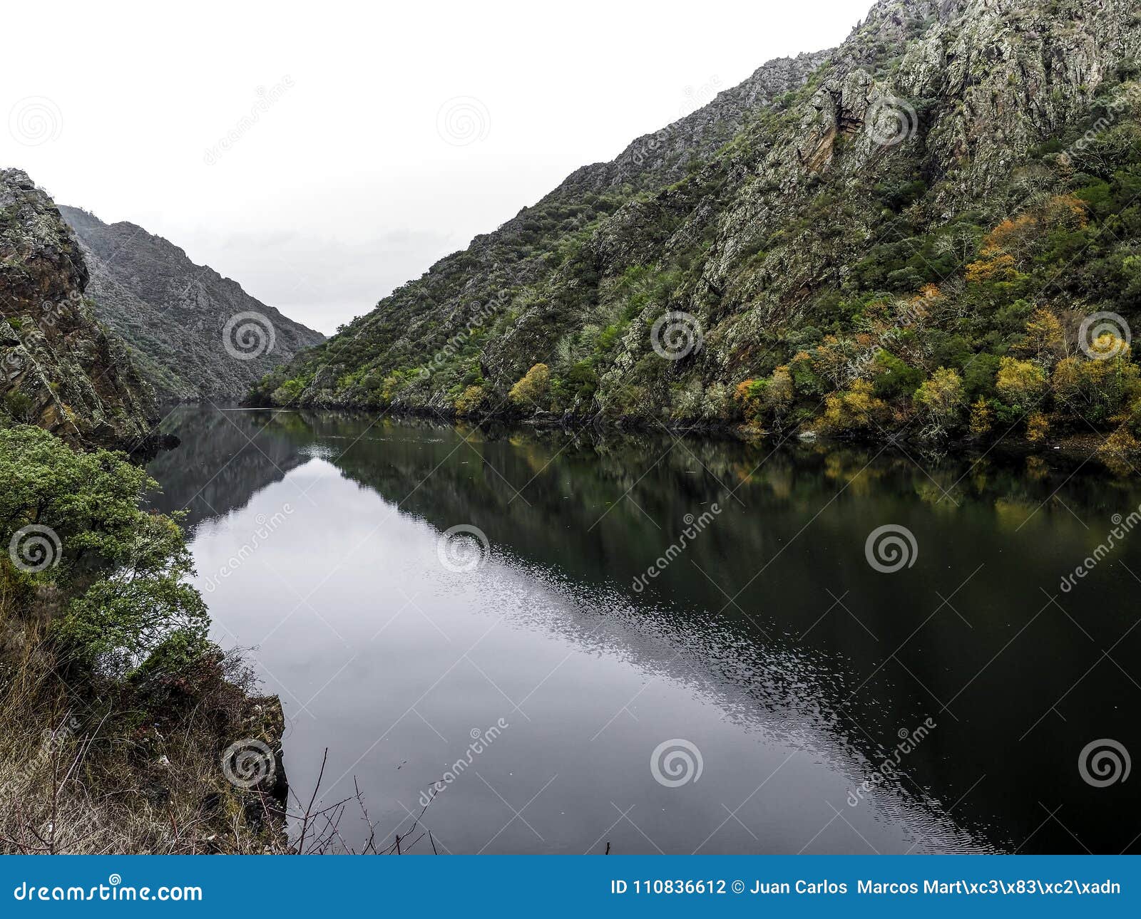 sil river canyons in the ribeira sacra