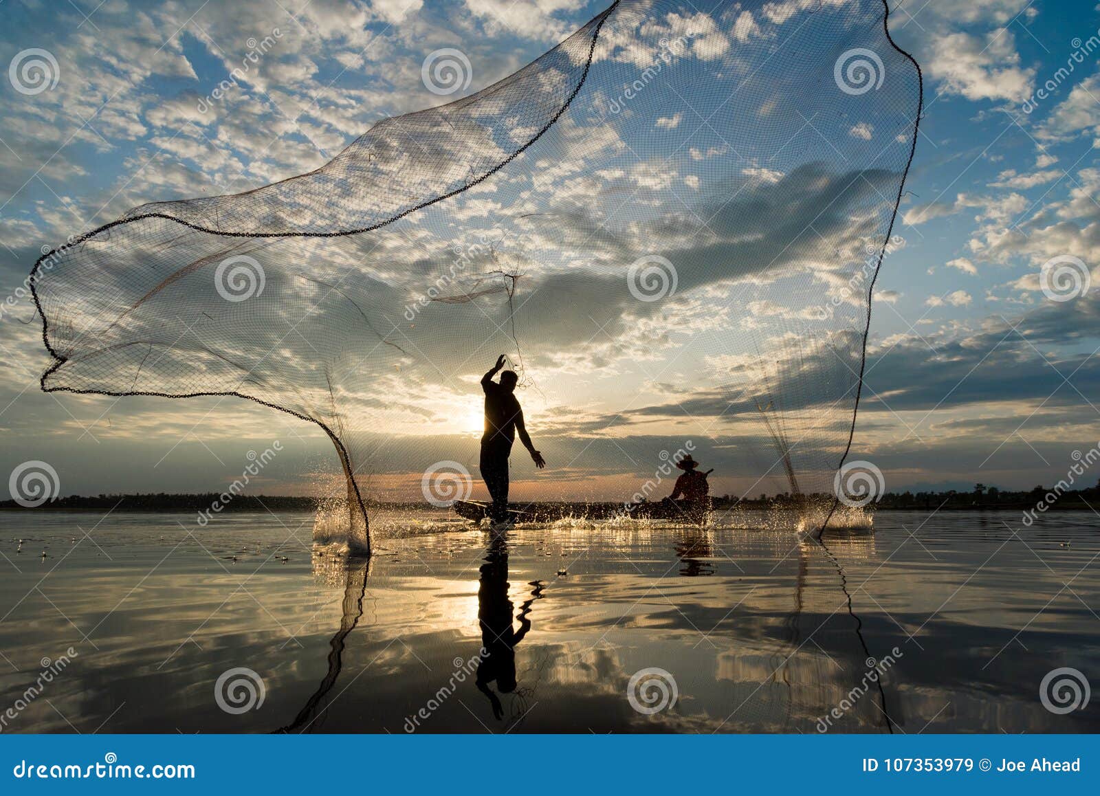 https://thumbs.dreamstime.com/z/silhouette-fishermen-throwing-net-fishing-sunset-time-w-silhouette-fishermen-throwing-net-fishing-sunset-time-107353979.jpg