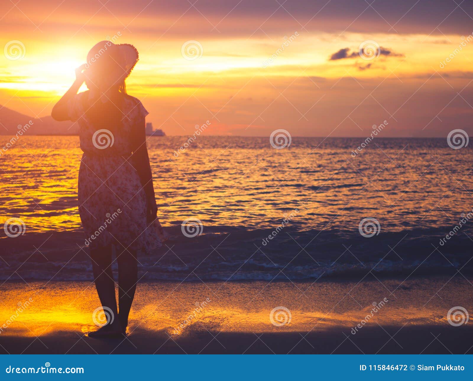 Silhouette Lonely and Depressed Woman Holding a Hat Stock Photo - Image ...