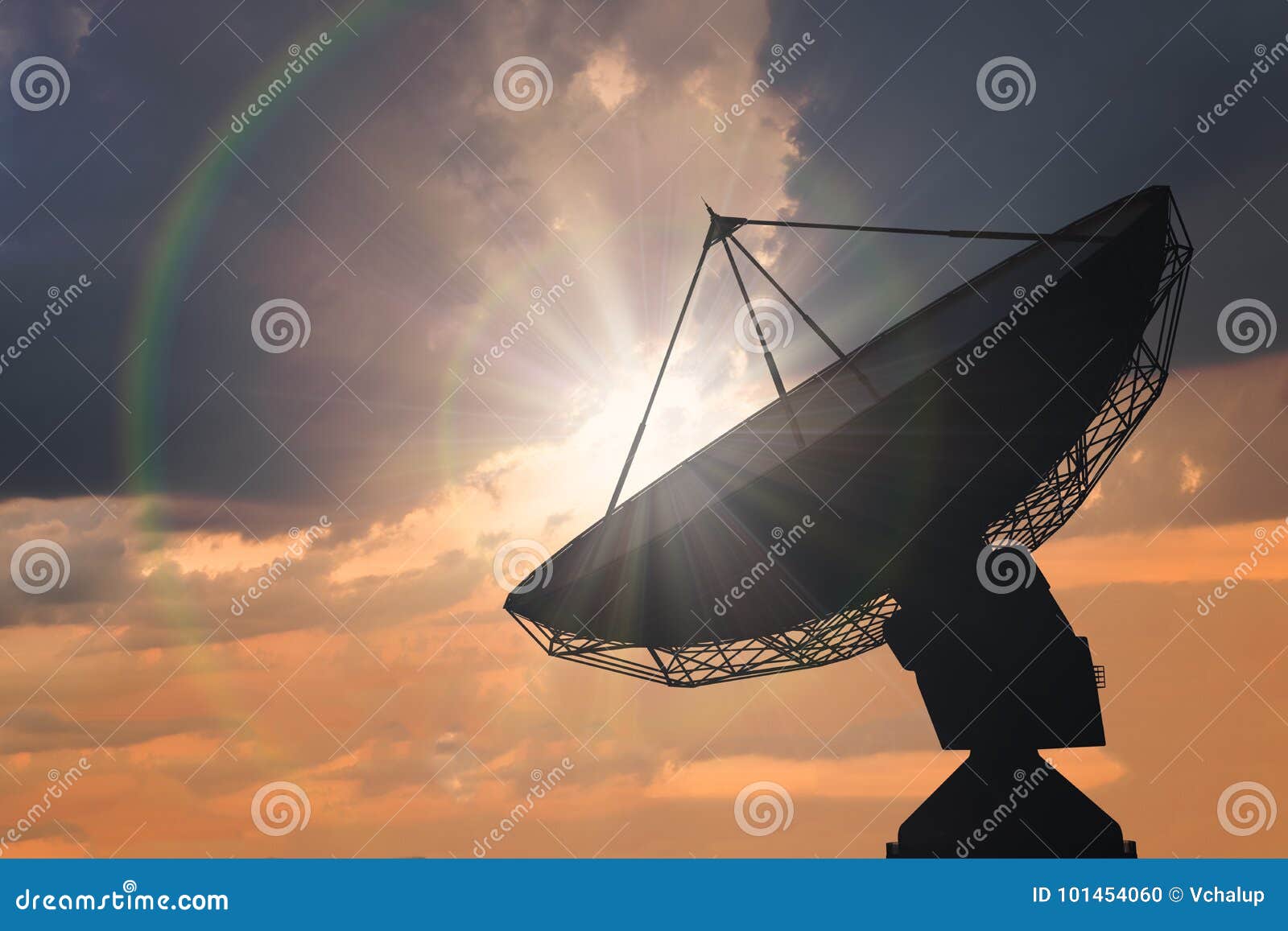 Silueta De Antenas Fotos e Imágenes de stock - Alamy