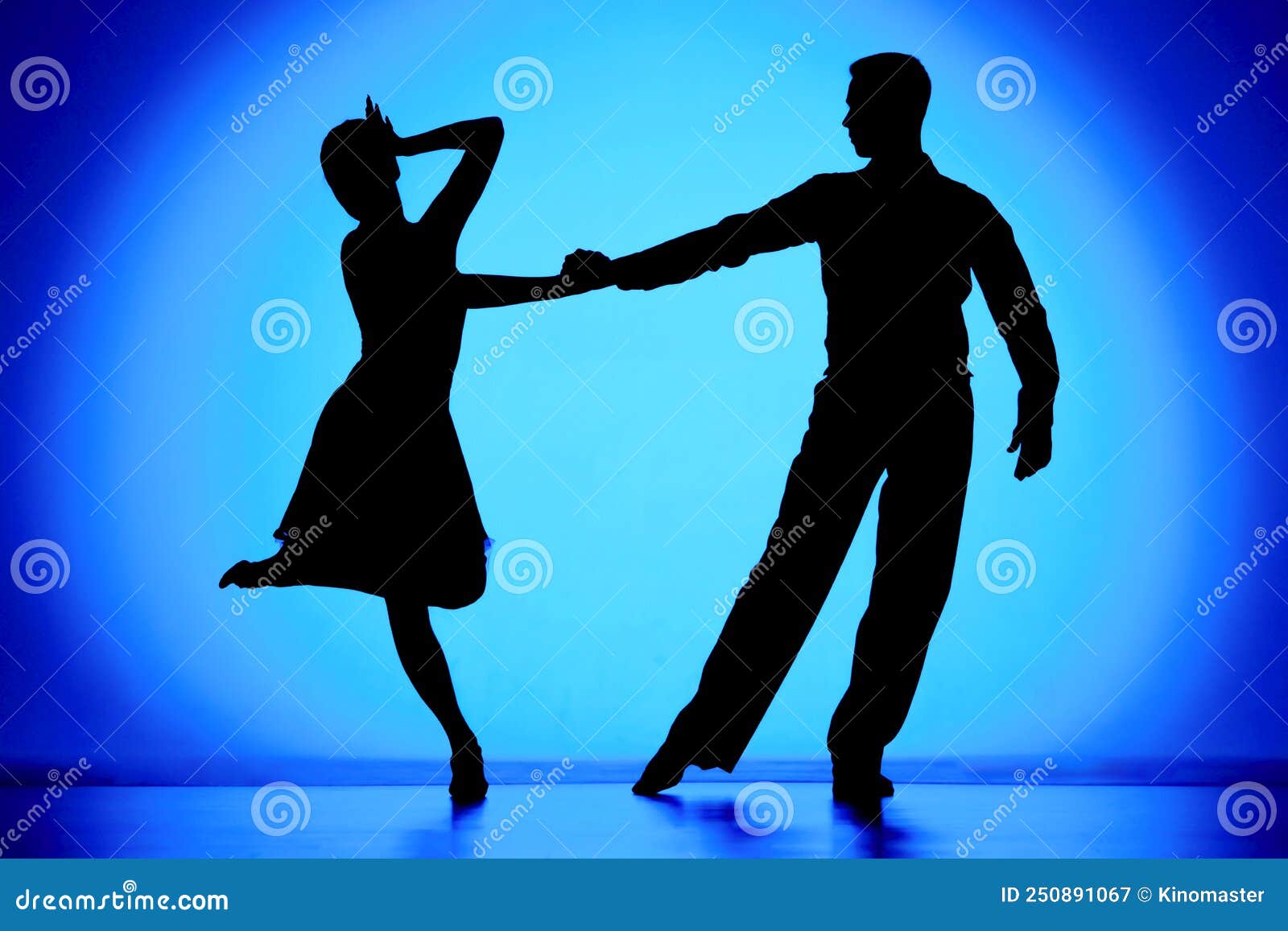 Siluetas Negras De Parejas De Baile Que Realizan Tango Argentino. Hombre Y  Mujer Bailan Elementos Coreográficos En Azul Imagen de archivo - Imagen de  movimiento, apasionado: 250891067