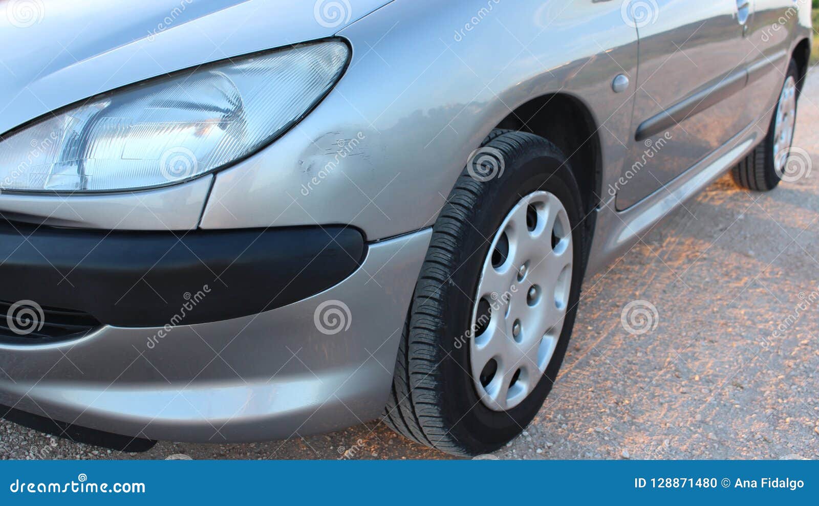 5,923 Car Dent Repair Stock Photos - Free & Royalty-Free Stock Photos from  Dreamstime