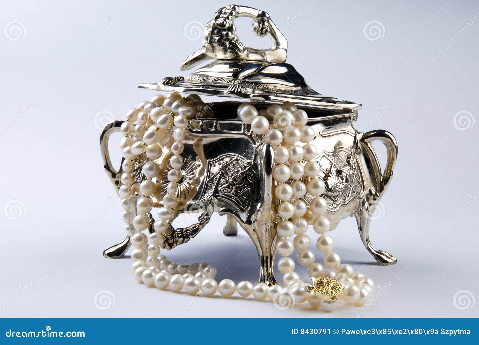 silver jewelery box with pearls